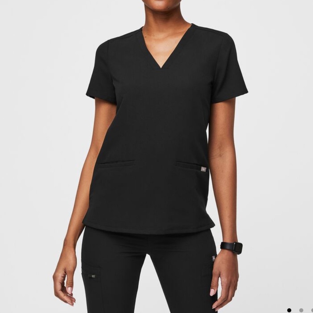 Casma Three-Pocket Scrub Top, size medium